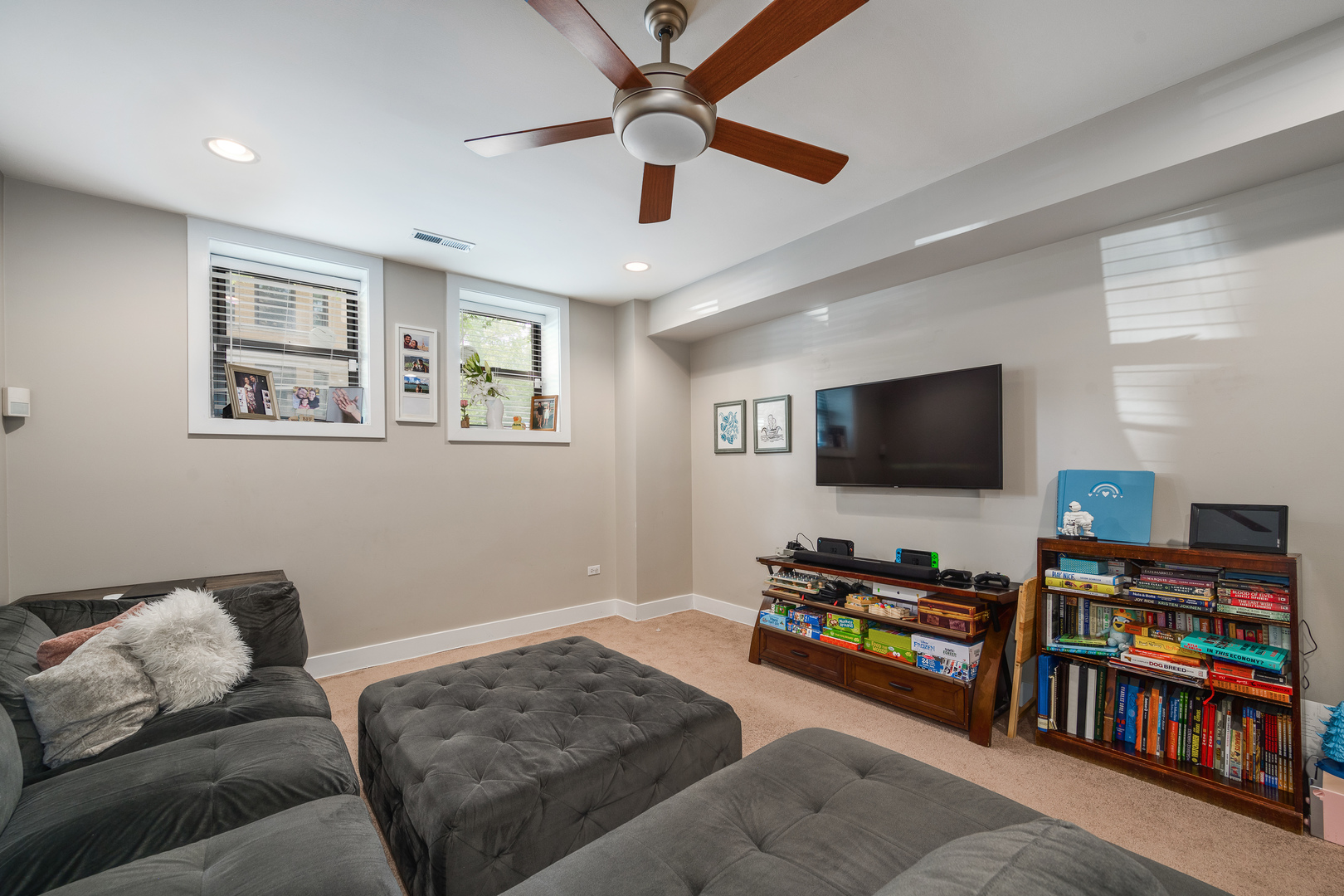 1958 West Byron Street, Unit 2 Chicago, IL 60613 - Photo 13 of 18