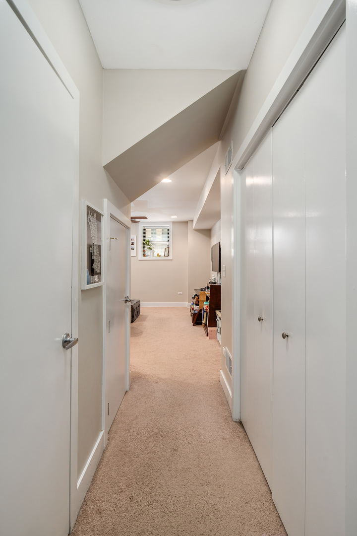 1958 West Byron Street, Unit 2 Chicago, IL 60613 - Photo 14 of 18