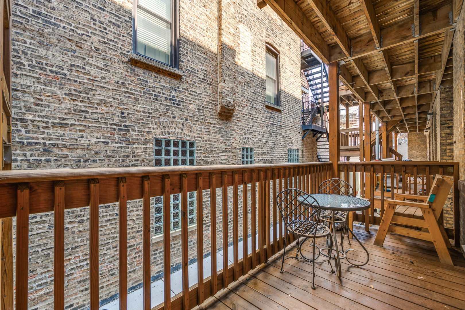 1958 West Byron Street, Unit 2 Chicago, IL 60613 - Photo 18 of 18