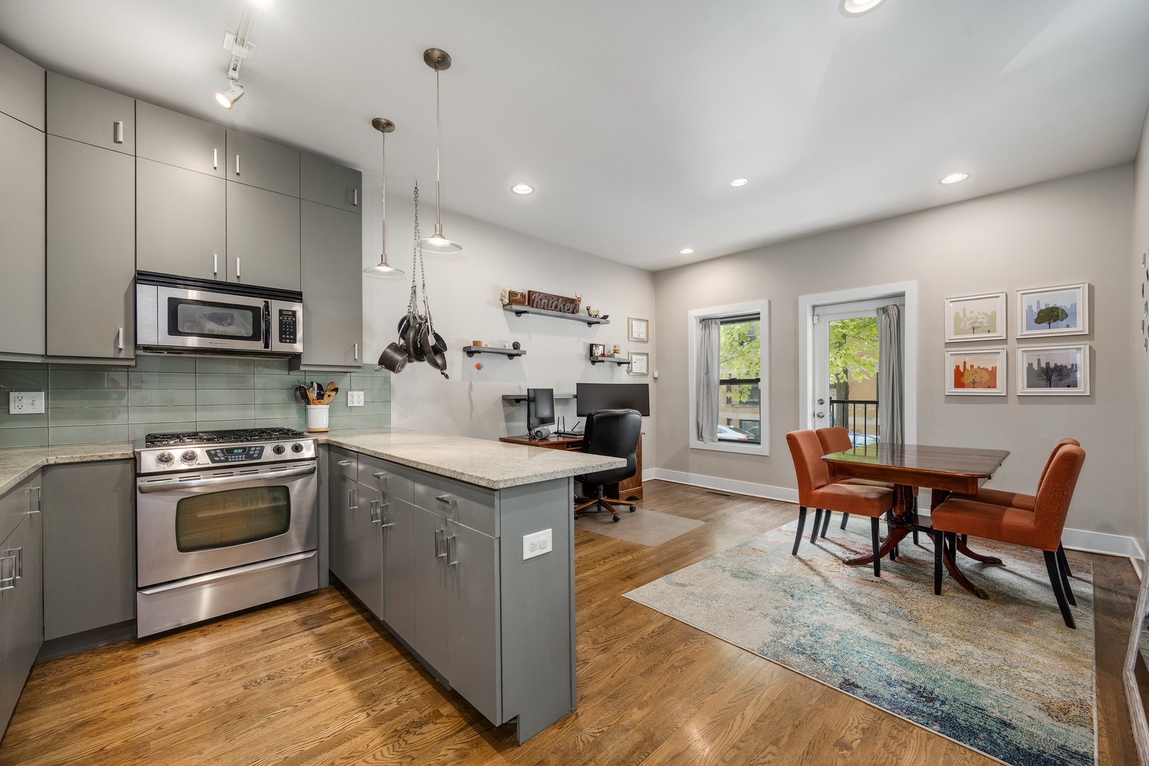 1958 West Byron Street, Unit 2 Chicago, IL 60613 - Photo 4 of 18