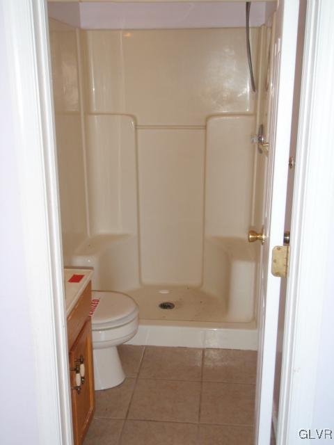 207 Stephanie Drive Easton, PA 18045 - Photo 12 of 15 Master Bathroom
