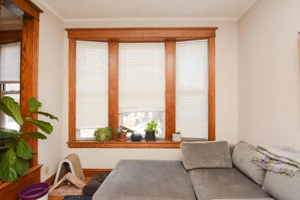 $1,850 | 819 North Campbell Avenue, Unit 1, Chicago, IL 60622