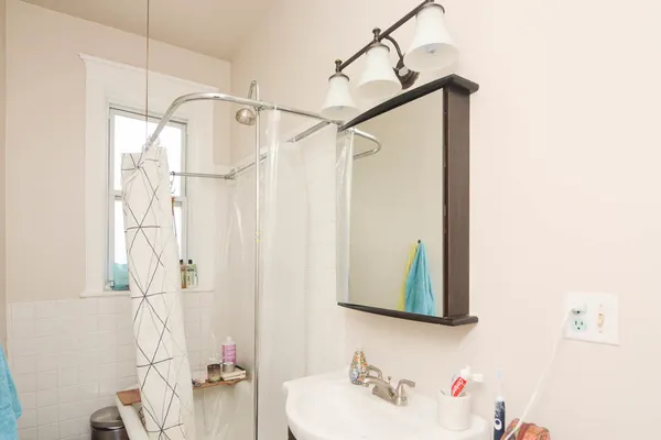 $1,850 | 819 North Campbell Avenue, Unit 1, Chicago, IL 60622