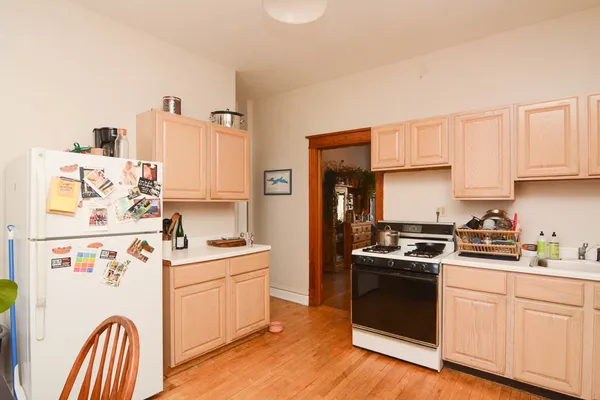 $1,850 | 819 North Campbell Avenue, Unit 1, Chicago, IL 60622