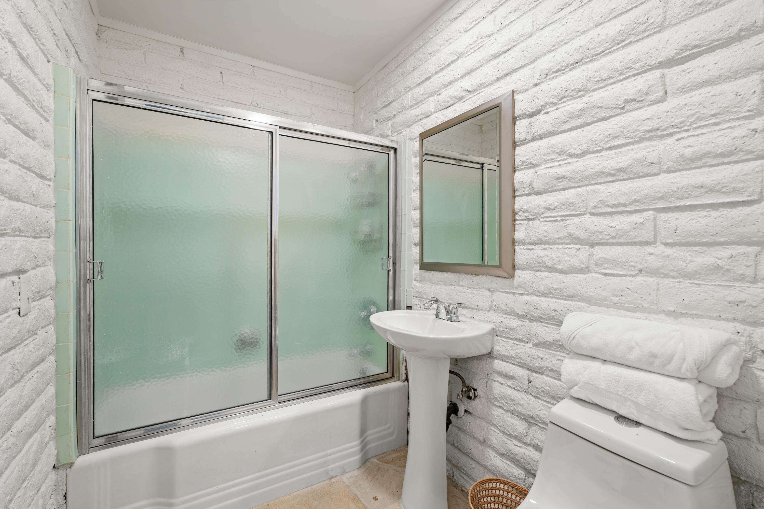 40286 Tonopah Road Rancho Mirage, CA 92270 - Photo 31 of 49 a bathroom with a sink toilet and shower