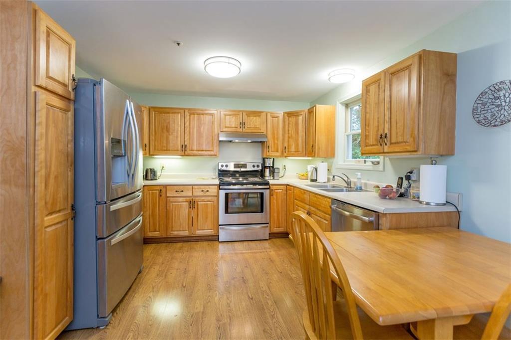 35 Willow Grove Road Brunswick, ME 04011 - Photo 3 of 22 Photo