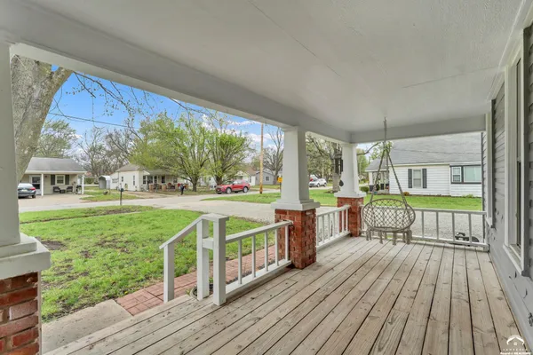 $162,000 | 213 Cedar Street, Perry, KS 66073