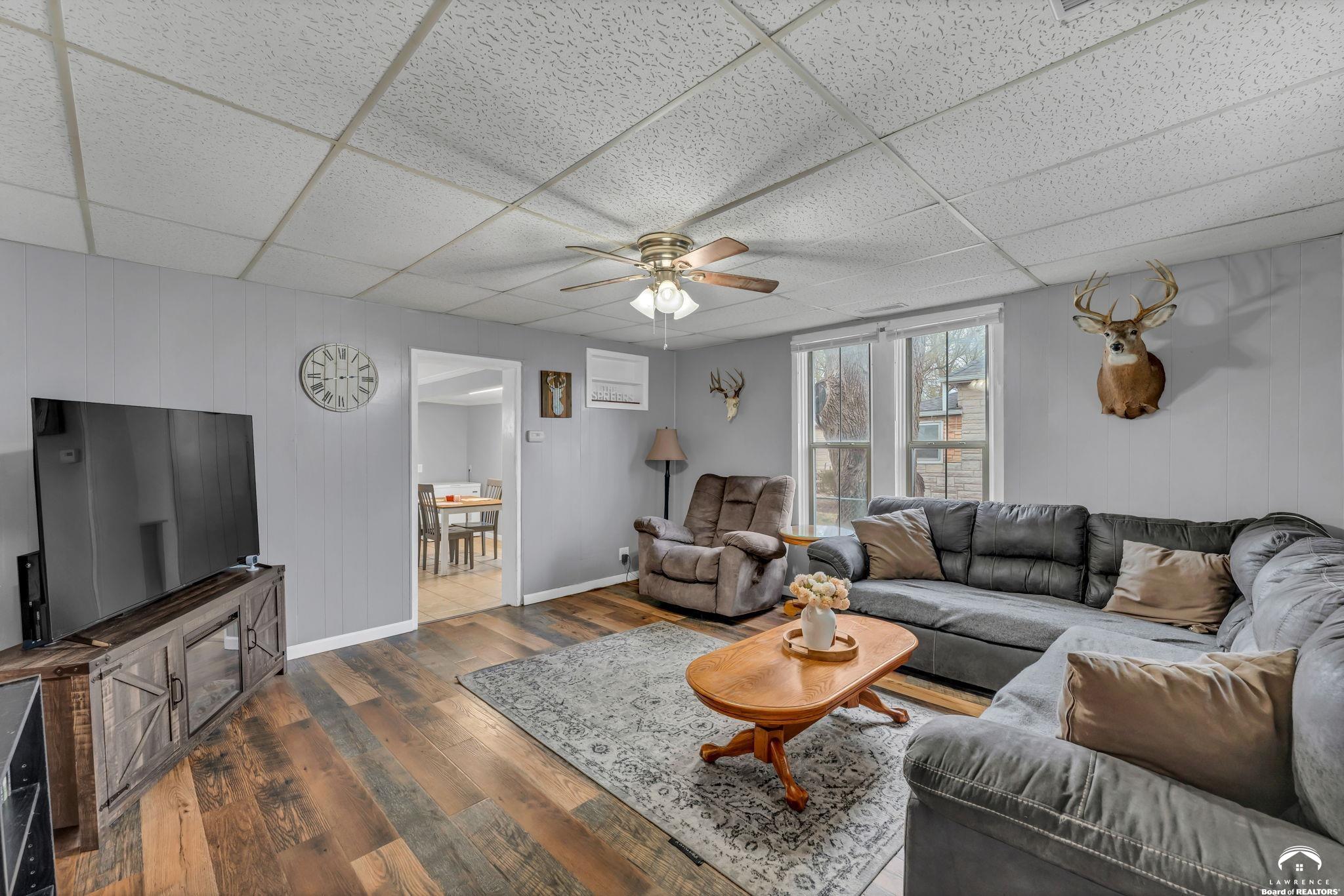 213 Cedar Street Perry, KS 66073 - Photo 6 of 36