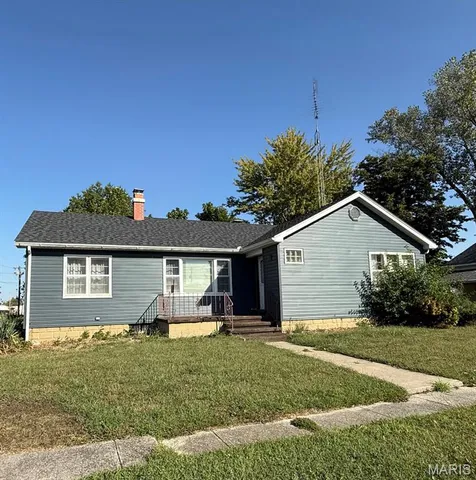 $149,000 | 103 East Maple Street, Brownstown, IL 62418