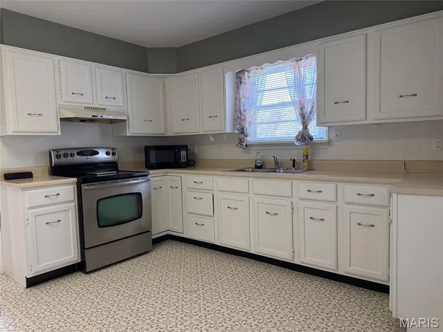 $149,000 | 103 East Maple Street, Brownstown, IL 62418