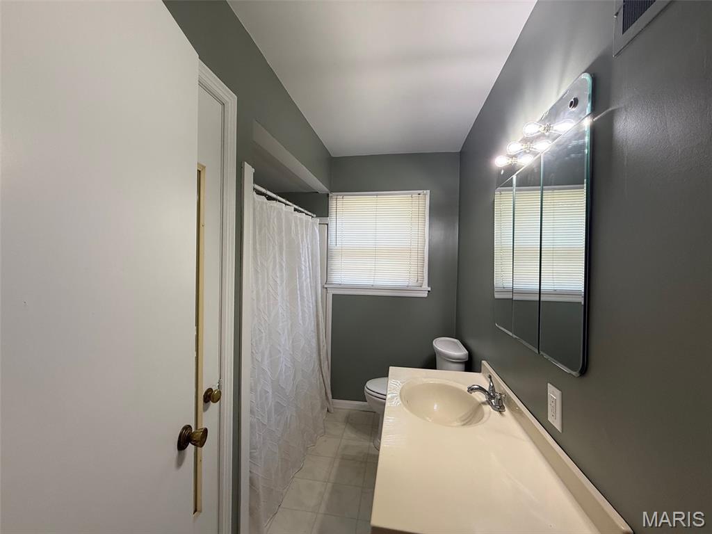 103 East Maple Street Brownstown, IL 62418 - Photo 9 of 10