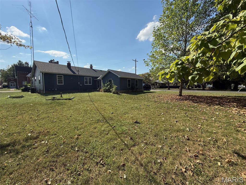 103 East Maple Street Brownstown, IL 62418 - Photo 10 of 10