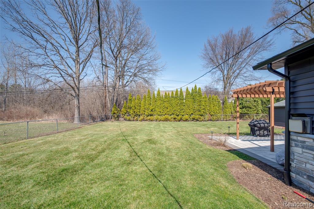 2775 East Square Lake Road Troy, MI 48085 - Photo 30 of 37 Gallery Image 30