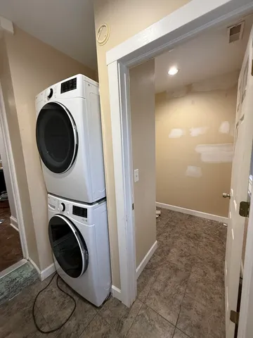 $1,900 | 3252 West Crystal Street, Unit 2, Chicago, IL 60651