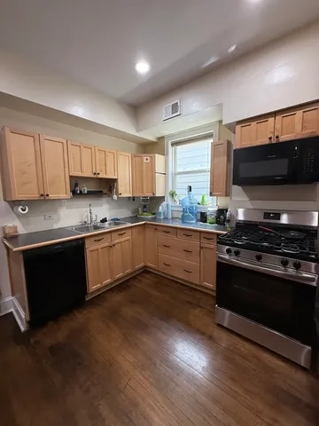 $1,900 | 3252 West Crystal Street, Unit 2, Chicago, IL 60651