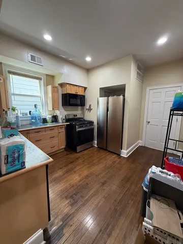 $1,900 | 3252 West Crystal Street, Unit 2, Chicago, IL 60651