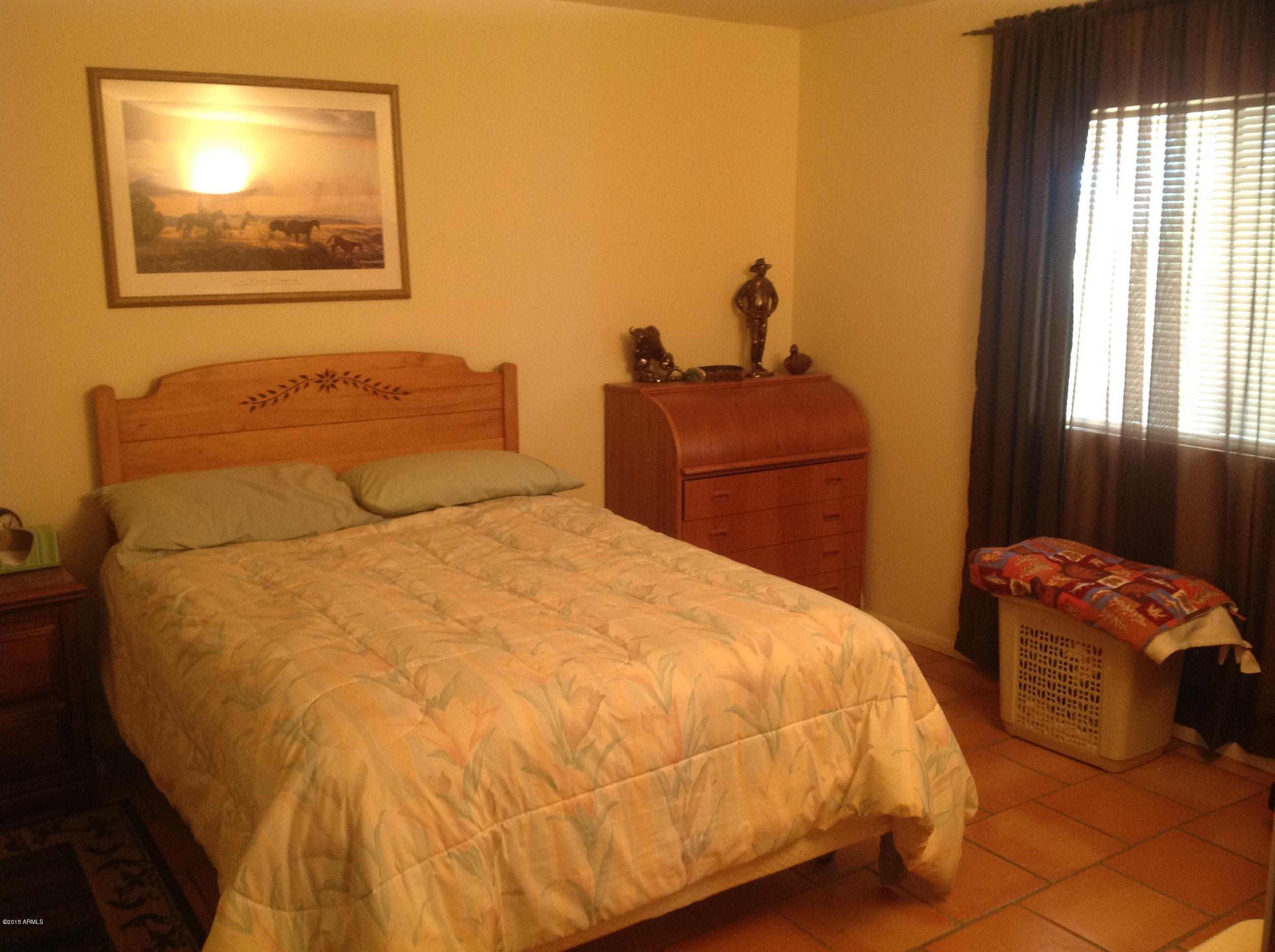 185 North Conestoga Road Apache Junction, AZ 85119 - Photo 11 of 24 Guest Room