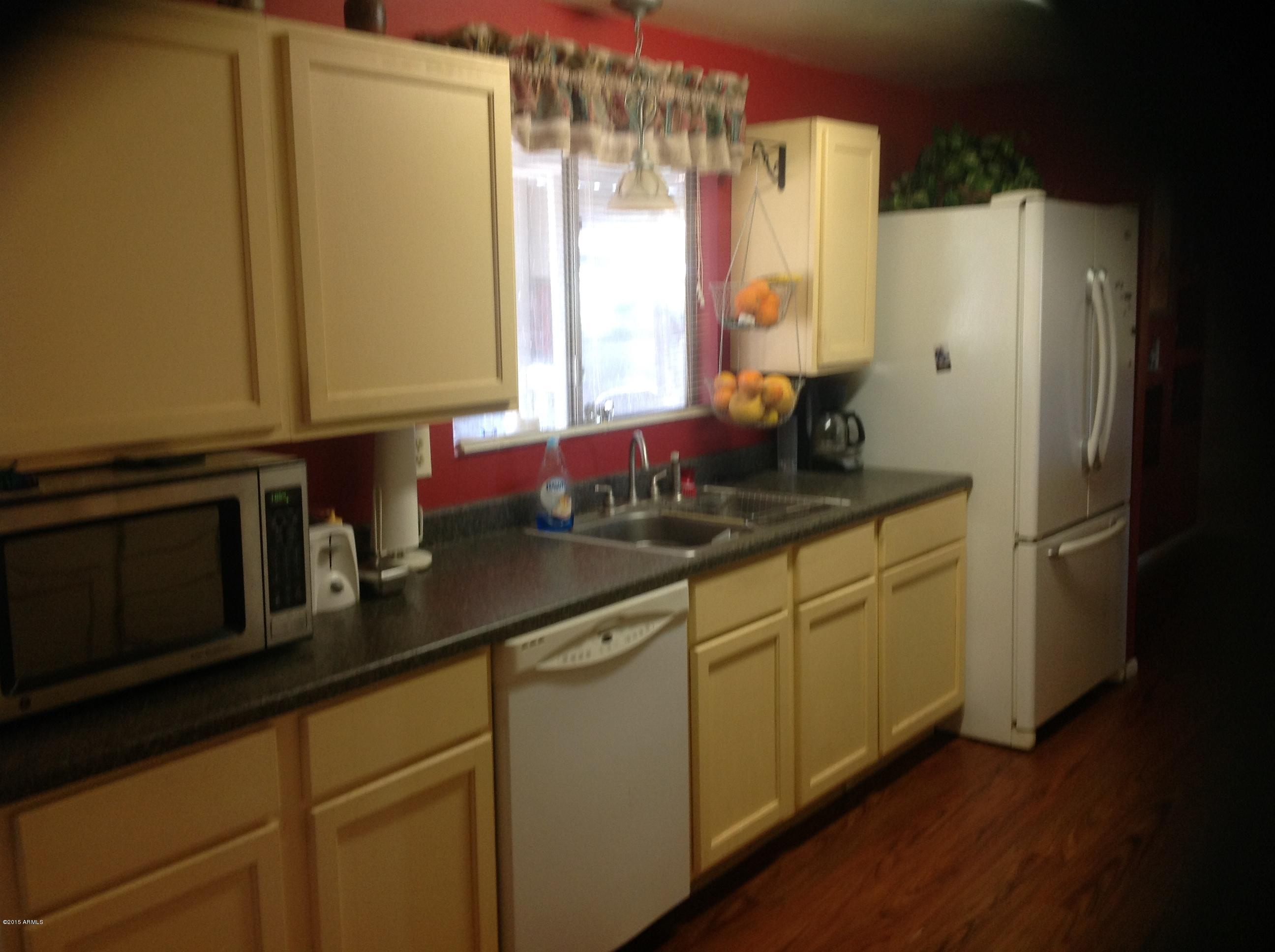 185 North Conestoga Road Apache Junction, AZ 85119 - Photo 2 of 24 Kitchen