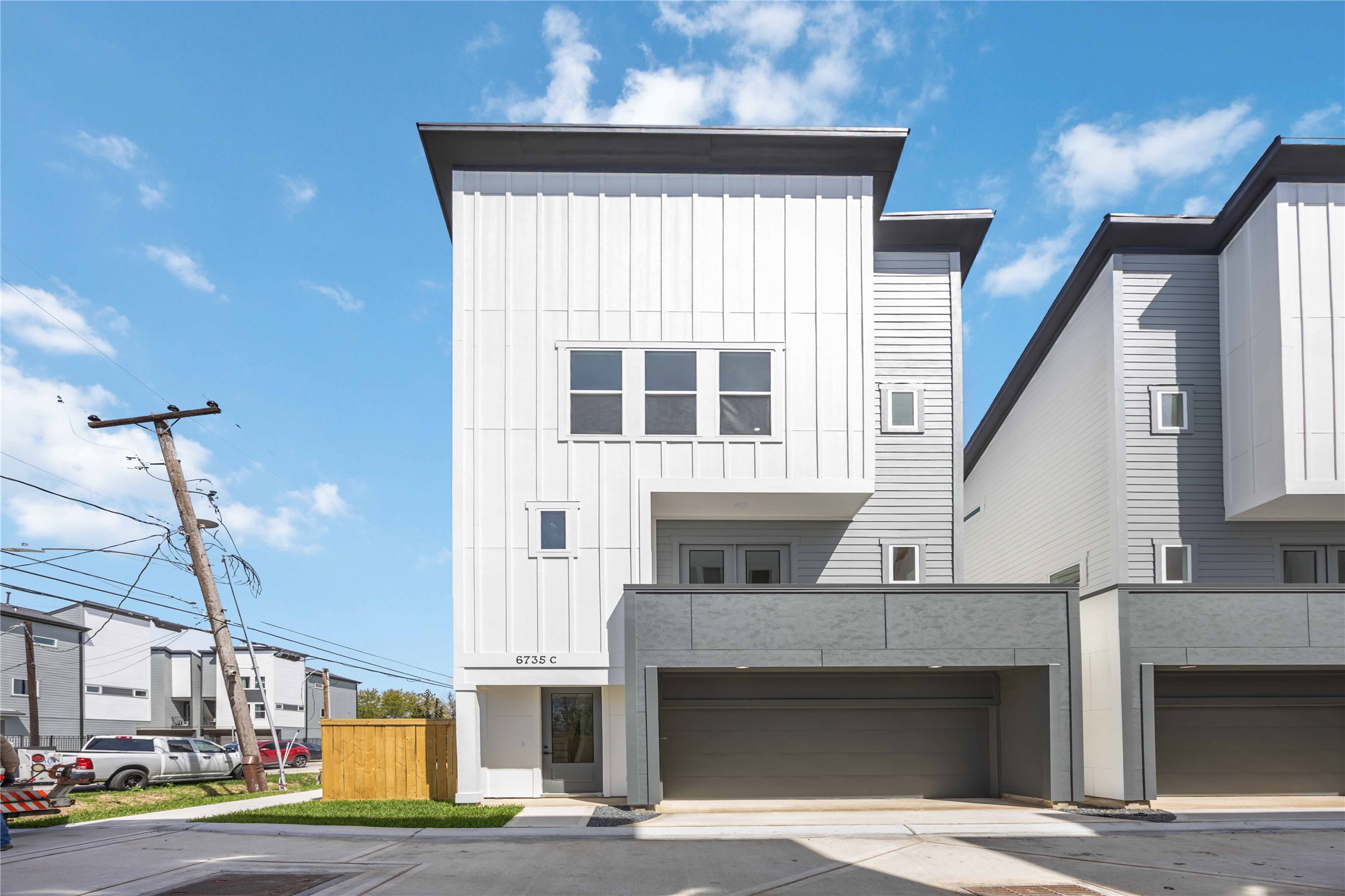 6735 Peerless Street, Unit C Houston, TX 77021 - Photo 26 of 27 a view of a building with a street