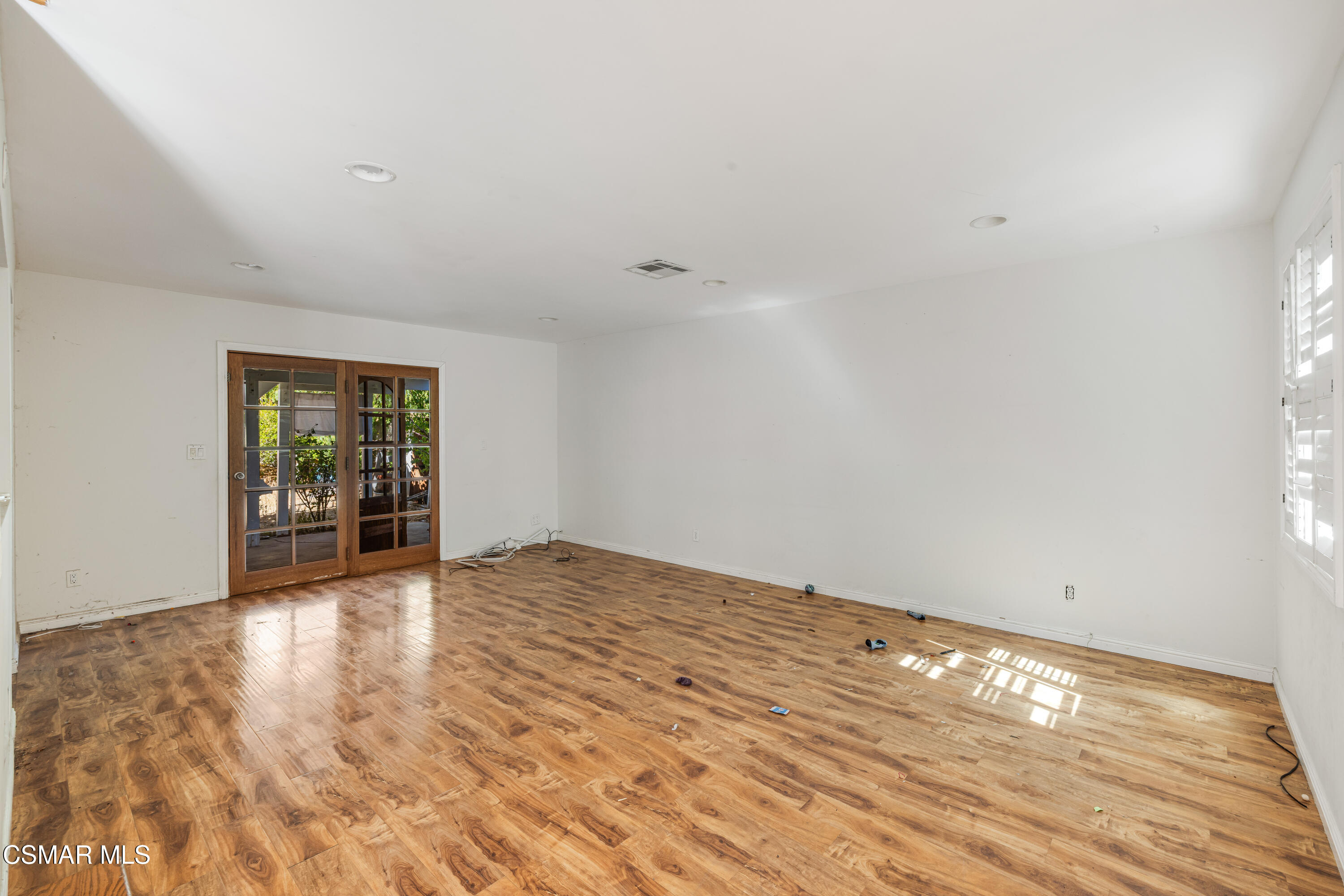 619 Watson Avenue Simi Valley, CA 93065 - Photo 3 of 11 619 Watson Ave-VinceDingmanMedia-4