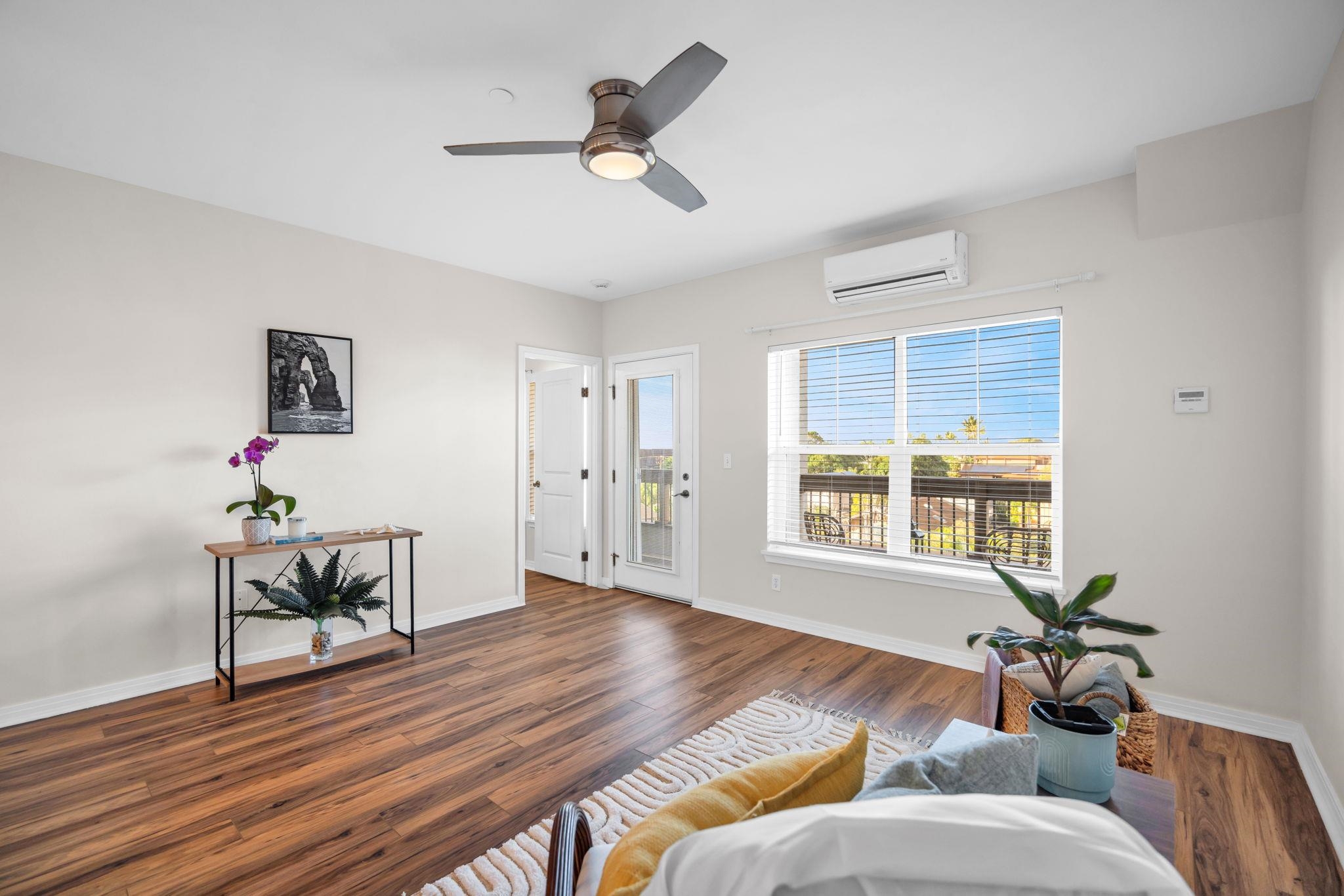 3708 Lower Honoapiilani Road, Unit E33 Lahaina, HI 96761 - Photo 12 of 36 a living room with furniture and a wooden floor