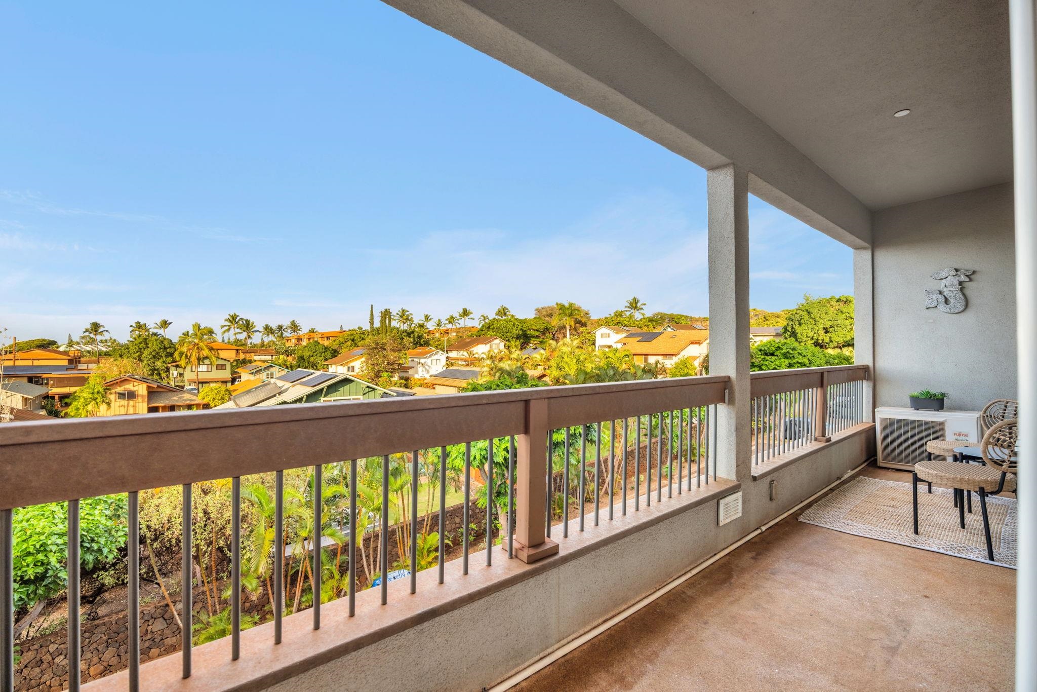 3708 Lower Honoapiilani Road, Unit E33 Lahaina, HI 96761 - Photo 24 of 36 a view of a balcony