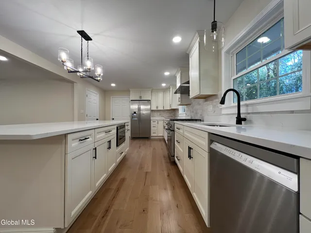 $549,900 | 5 Zeph Street, Poestenkill, NY 12198