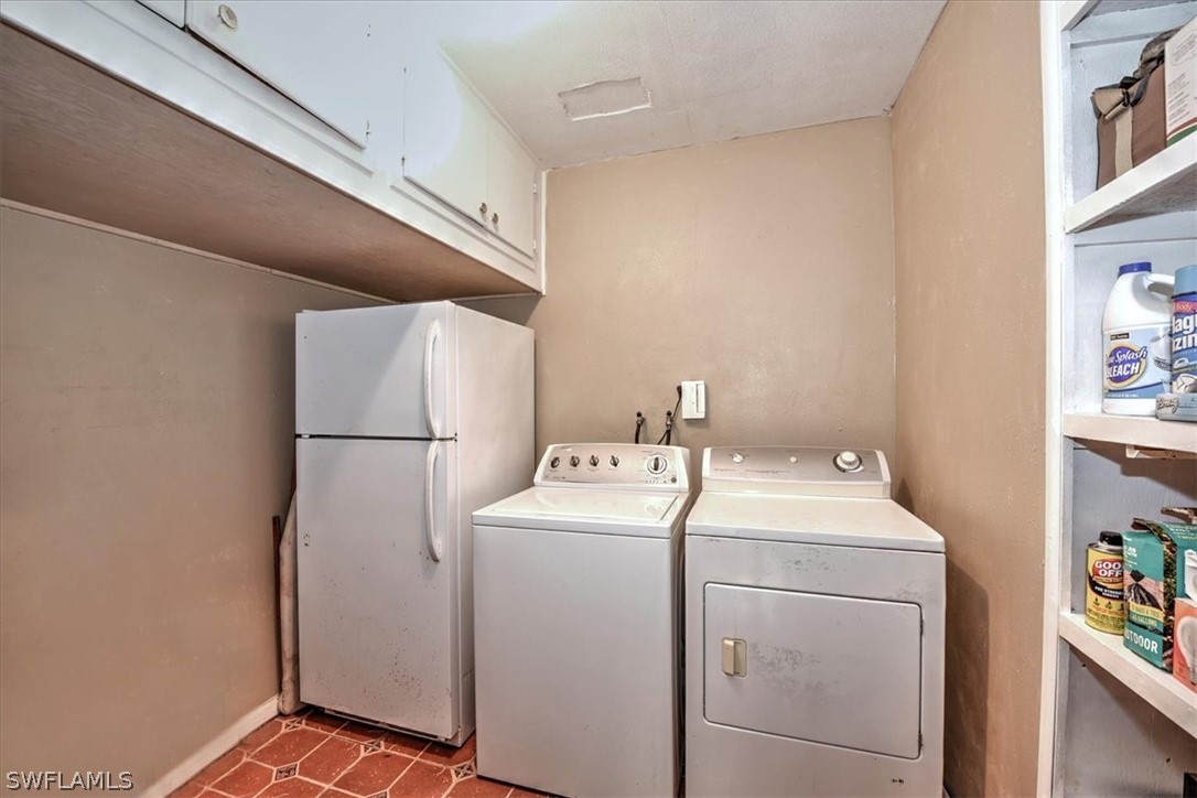 12271 Coyle Road Fort Myers, FL 33905 - Photo 23 of 33 a utility room with dryer and washer