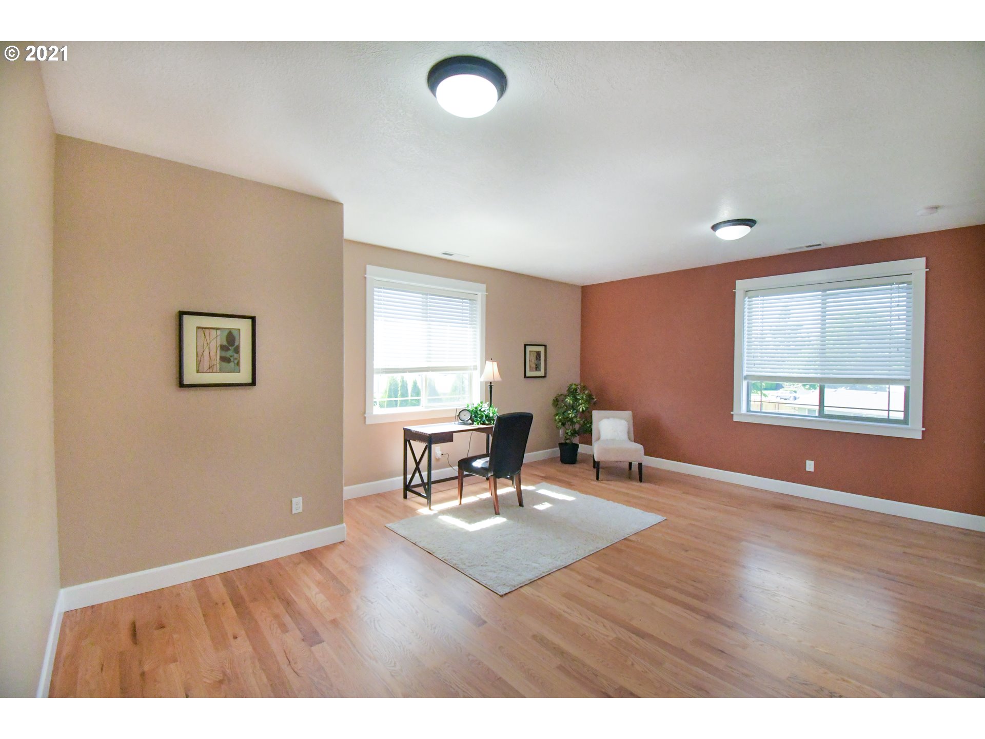 319 Lenore Loop Eugene, OR 97404 - Photo 17 of 32 Gallery Image 17