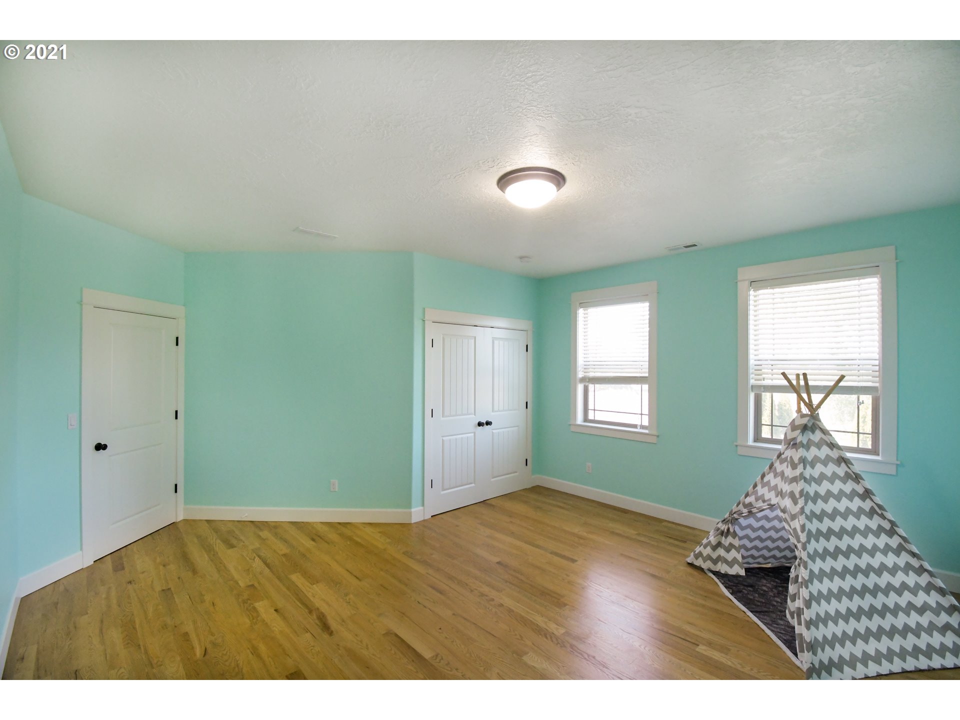 319 Lenore Loop Eugene, OR 97404 - Photo 21 of 32 Gallery Image 21