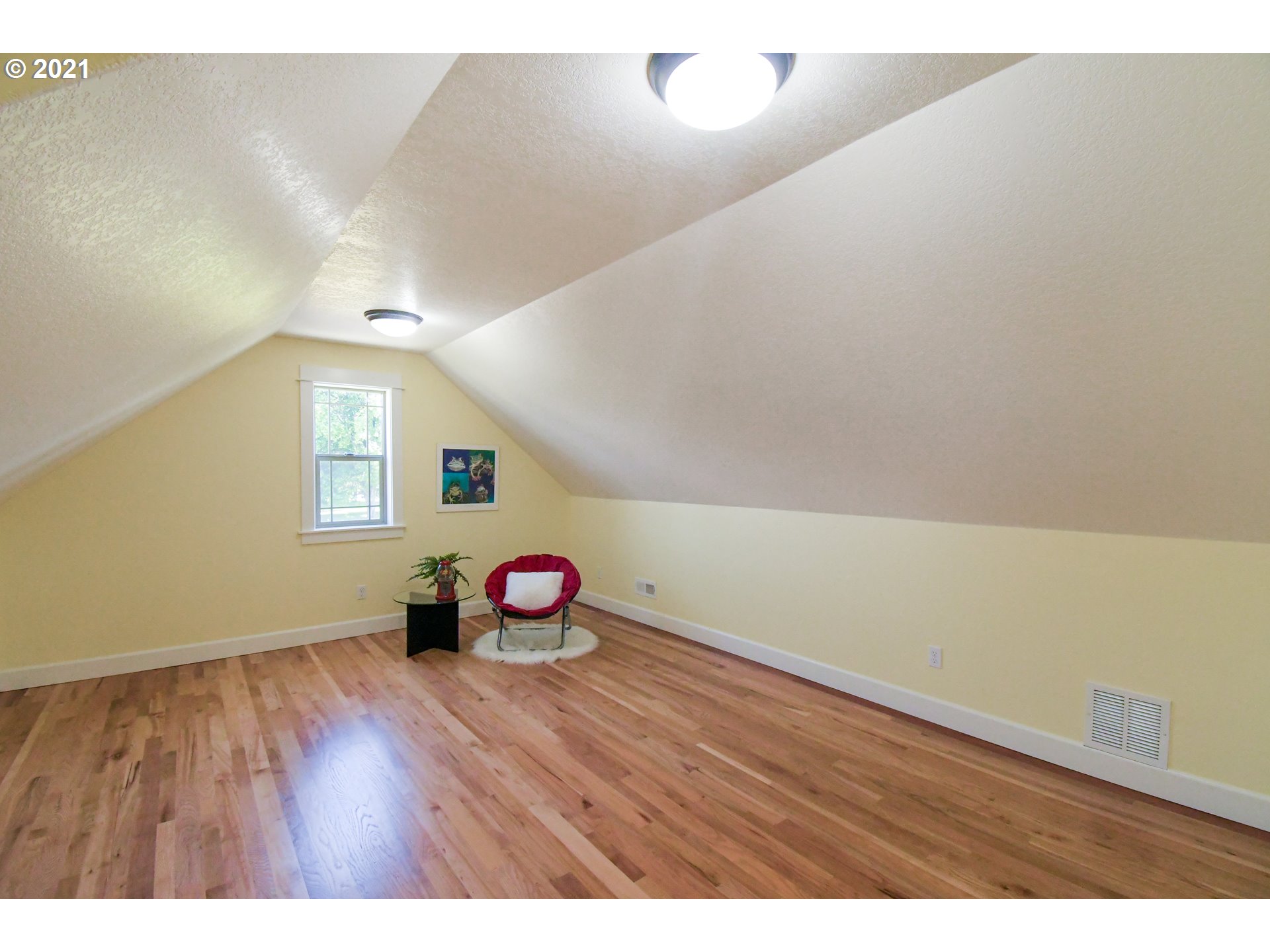319 Lenore Loop Eugene, OR 97404 - Photo 22 of 32 Gallery Image 22