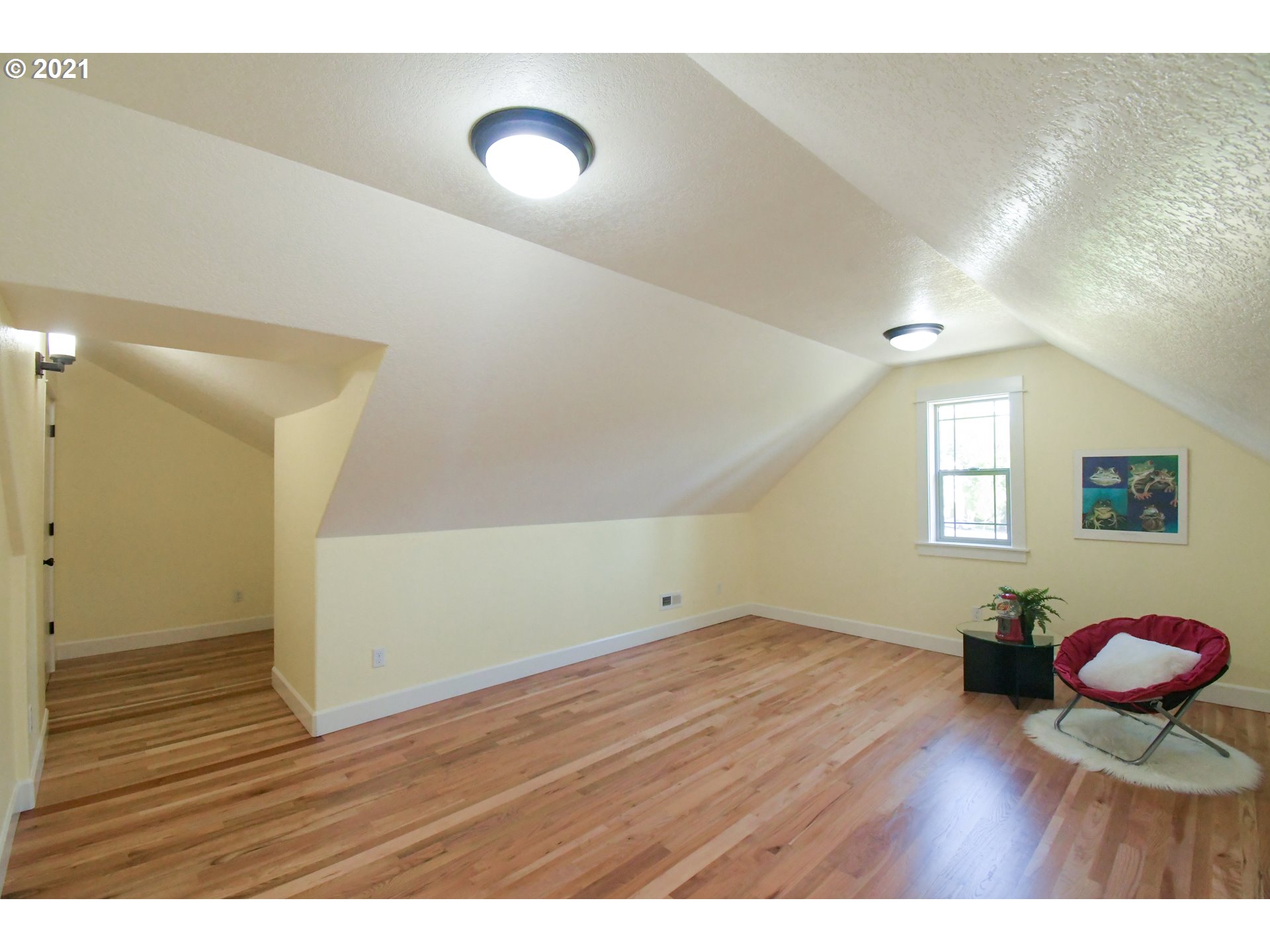 319 Lenore Loop Eugene, OR 97404 - Photo 23 of 32 Gallery Image 23
