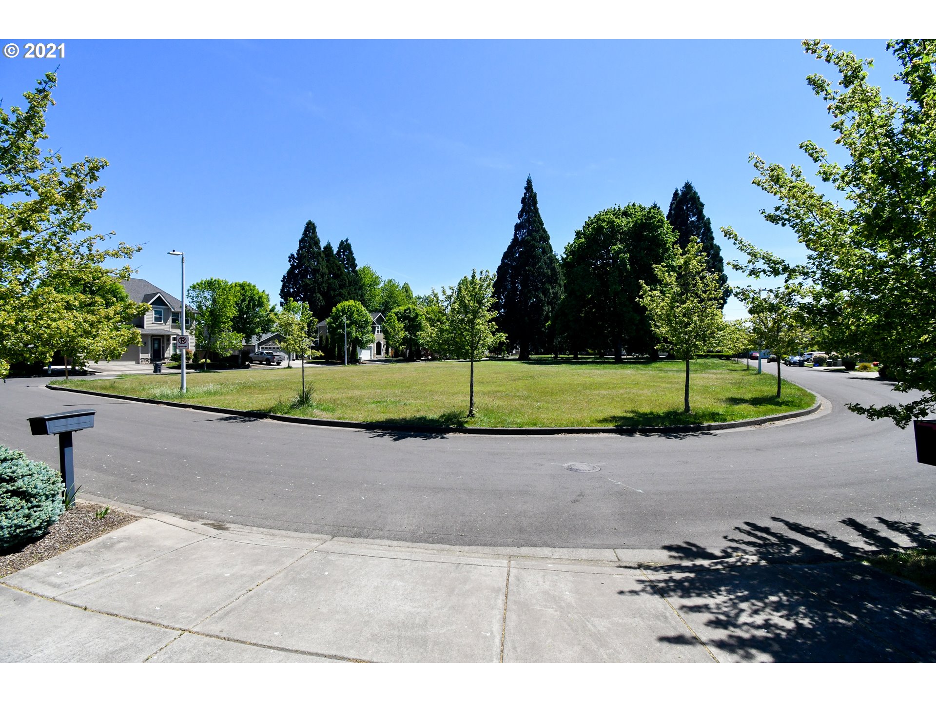 319 Lenore Loop Eugene, OR 97404 - Photo 32 of 32 Gallery Image 32