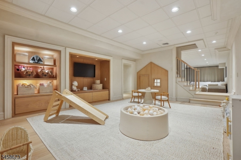 146 Village Road New Vernon, NJ 07976 - Photo 39 of 50 Gallery Image 39