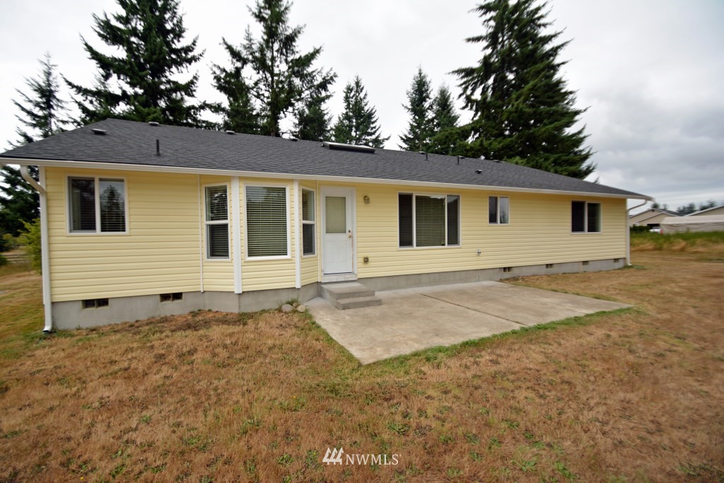 19732 Pecan Street Southwest Rochester, WA 98579 - Photo 2 of 13