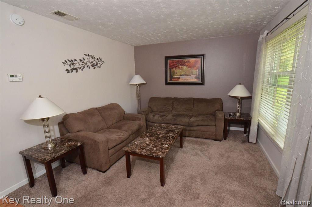1225 Miniature Court Rochester Hills, MI 48307 - Photo 2 of 11