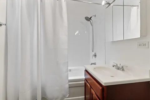 $185,000 | 6208 South Evans Avenue, Unit 3, Chicago, IL 60637