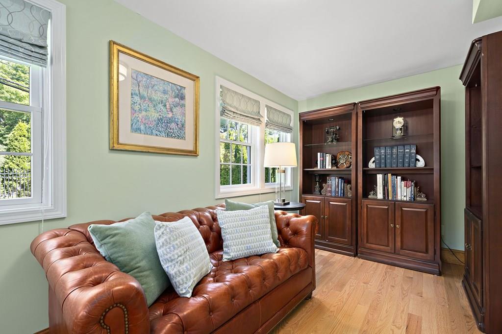 4 Avondale Road Newton, MA 02459 - Photo 13 of 37