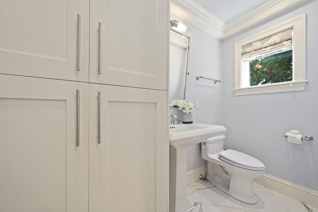 4 Avondale Road Newton, MA 02459 - Photo 15 of 37
