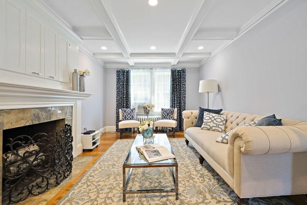 4 Avondale Road Newton, MA 02459 - Photo 3 of 37