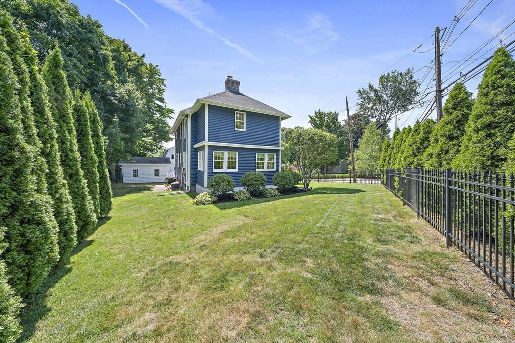 4 Avondale Road Newton, MA 02459 - Photo 34 of 37