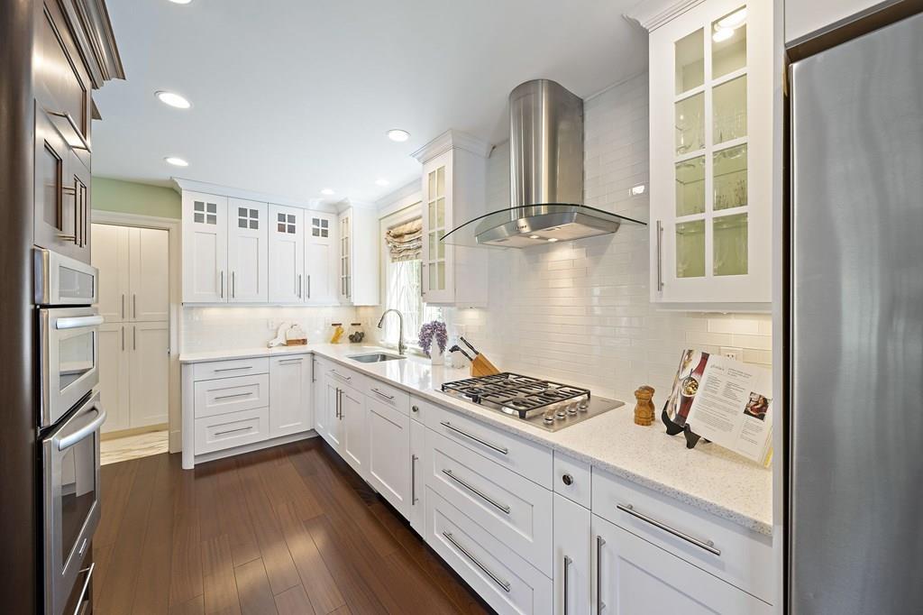 4 Avondale Road Newton, MA 02459 - Photo 5 of 37