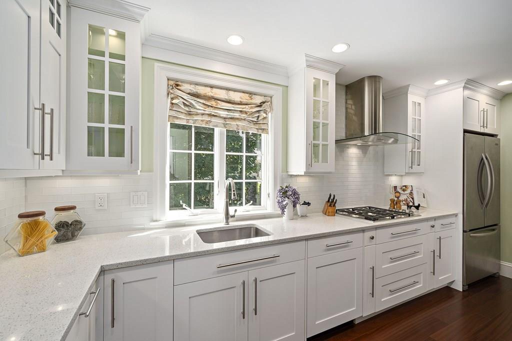 4 Avondale Road Newton, MA 02459 - Photo 6 of 37
