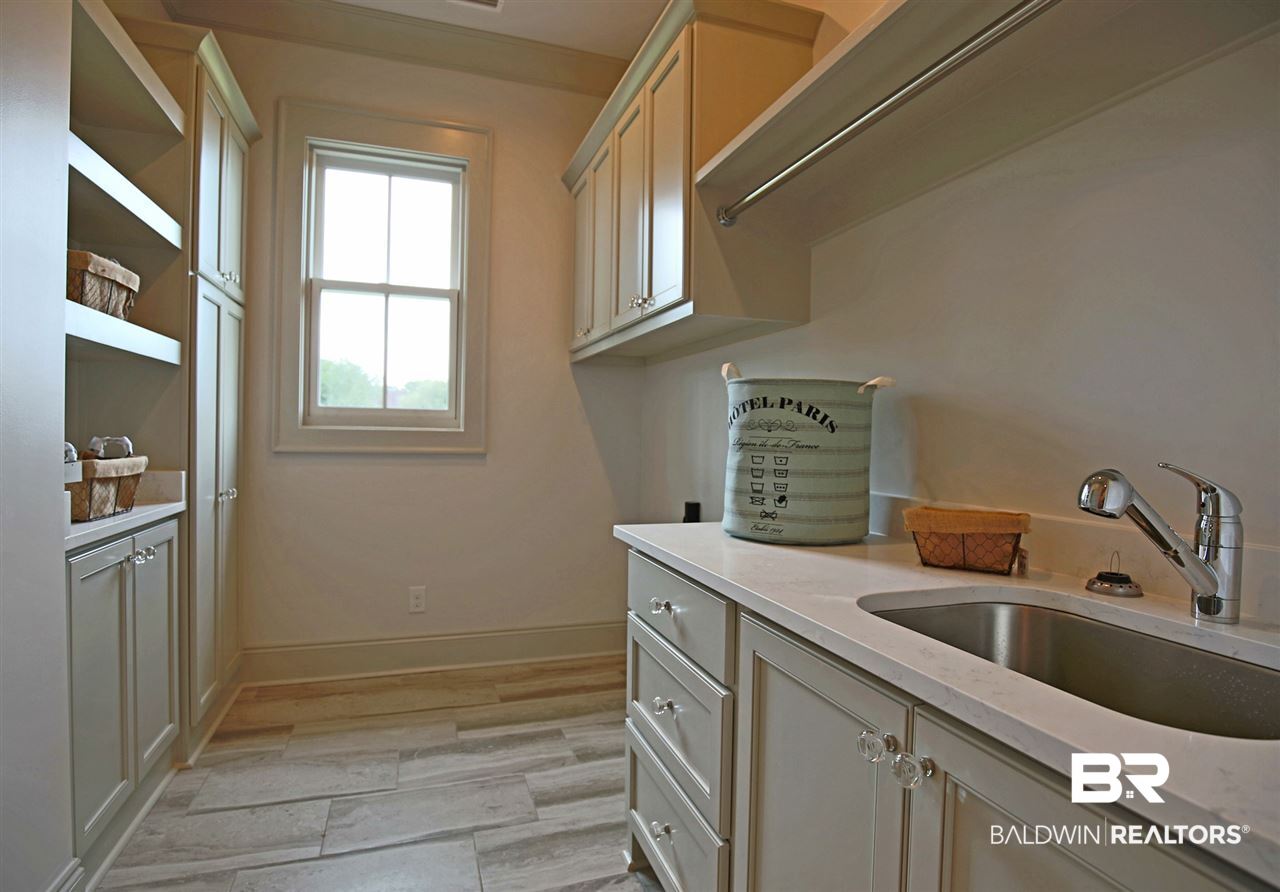 710 Cardamel Court Fairhope, AL 36532 - Photo 29 of 48 laundry room