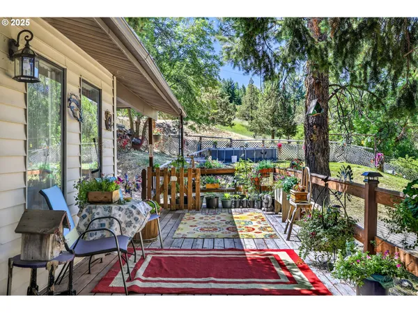 a view of outdoor space yard and patio
