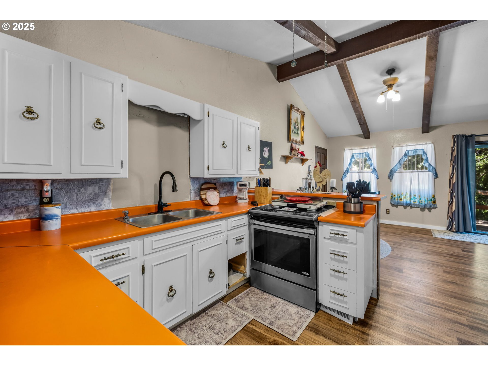 107 Rebel Hill Road Canyon City, OR 97820 - Photo 9 of 35