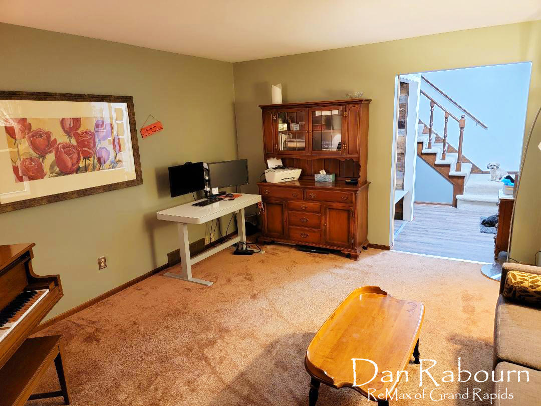 2183 Pinewood Street Jenison, MI 49428 - Photo 7 of 36 thumbnail