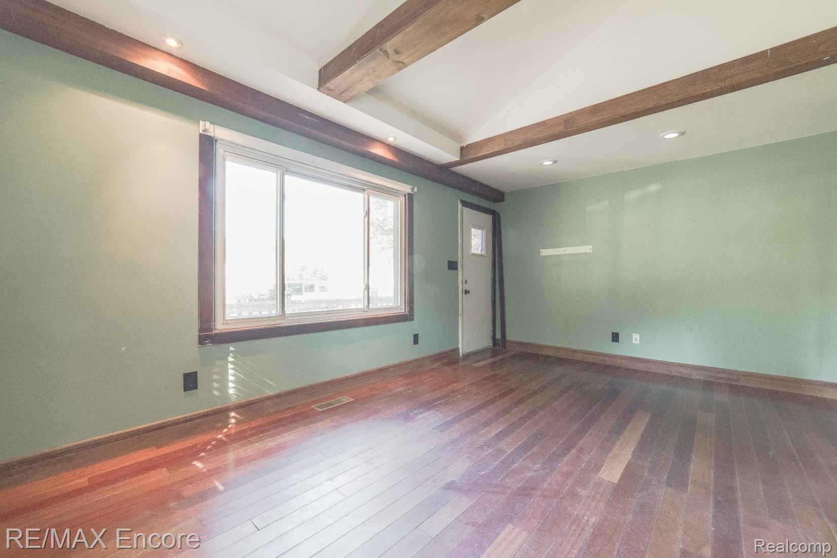 3195 Gerald Avenue Rochester, MI 48307 - Photo 7 of 23 3195 Gerald-7.jpg