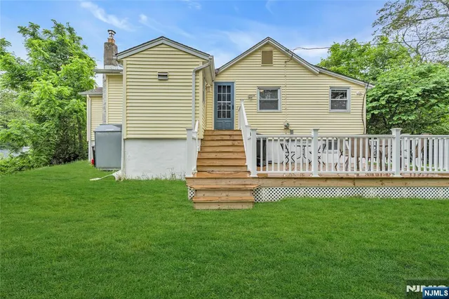 $299,000 | 40 Kingsland Road, West Milford, NJ 07421