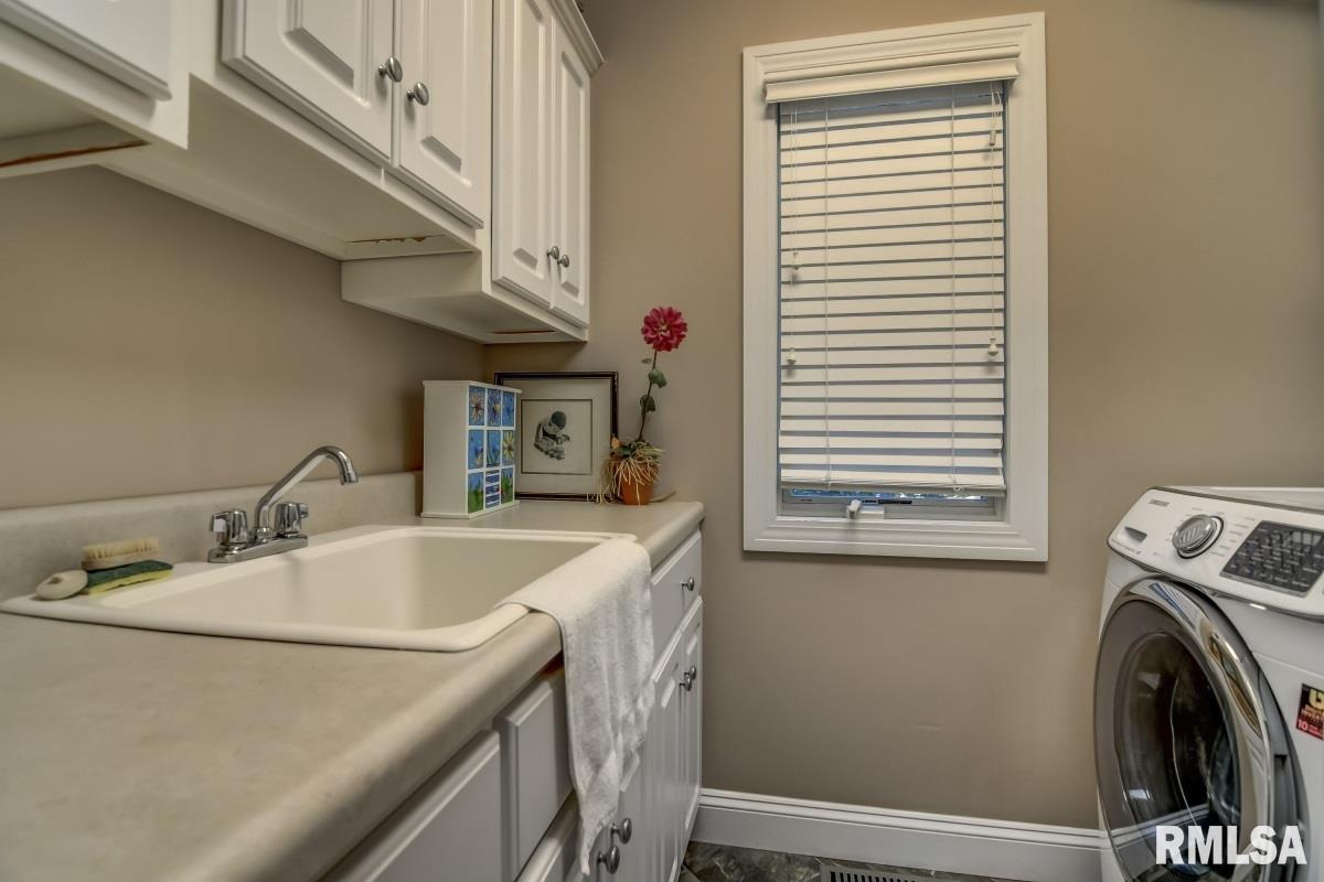 4398 Tottenham Court Springfield, IL 62711 - Photo 13 of 44